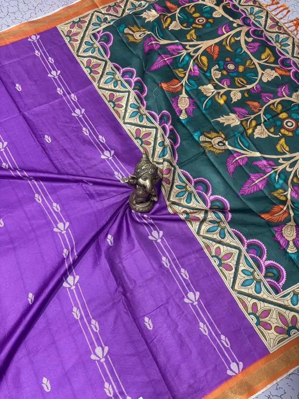 Grey Kalamkari Printed Pleat-Border & Pallu saree